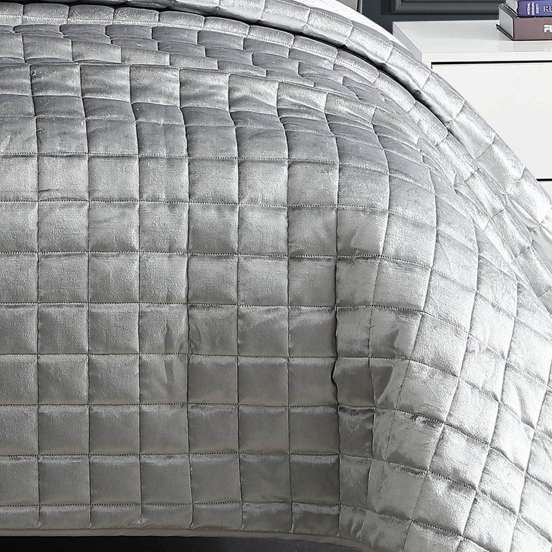 Riverbrook Home Lyndon Quilt Set, Queen, Silver, 3-Piece Set - Image 5